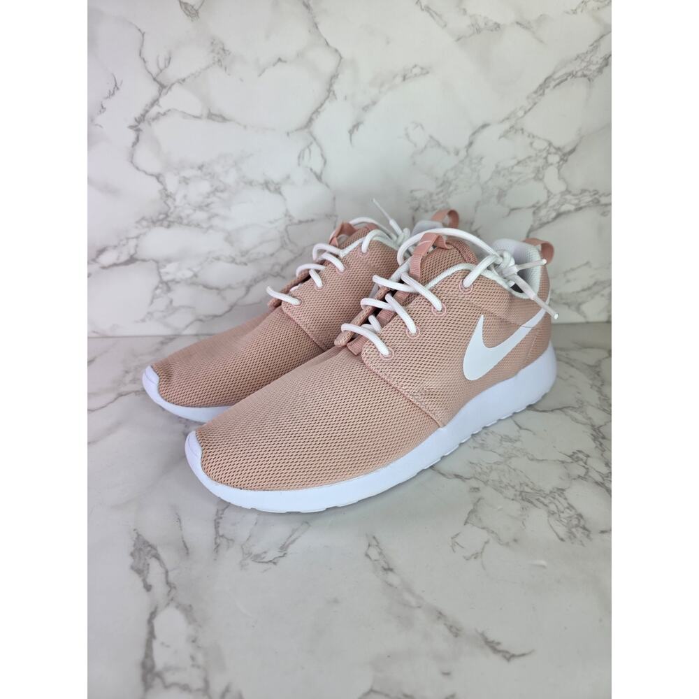 Brand New Nike Roshe One Women's Shoe Size 8 (844994-603) Coral Stardust/White